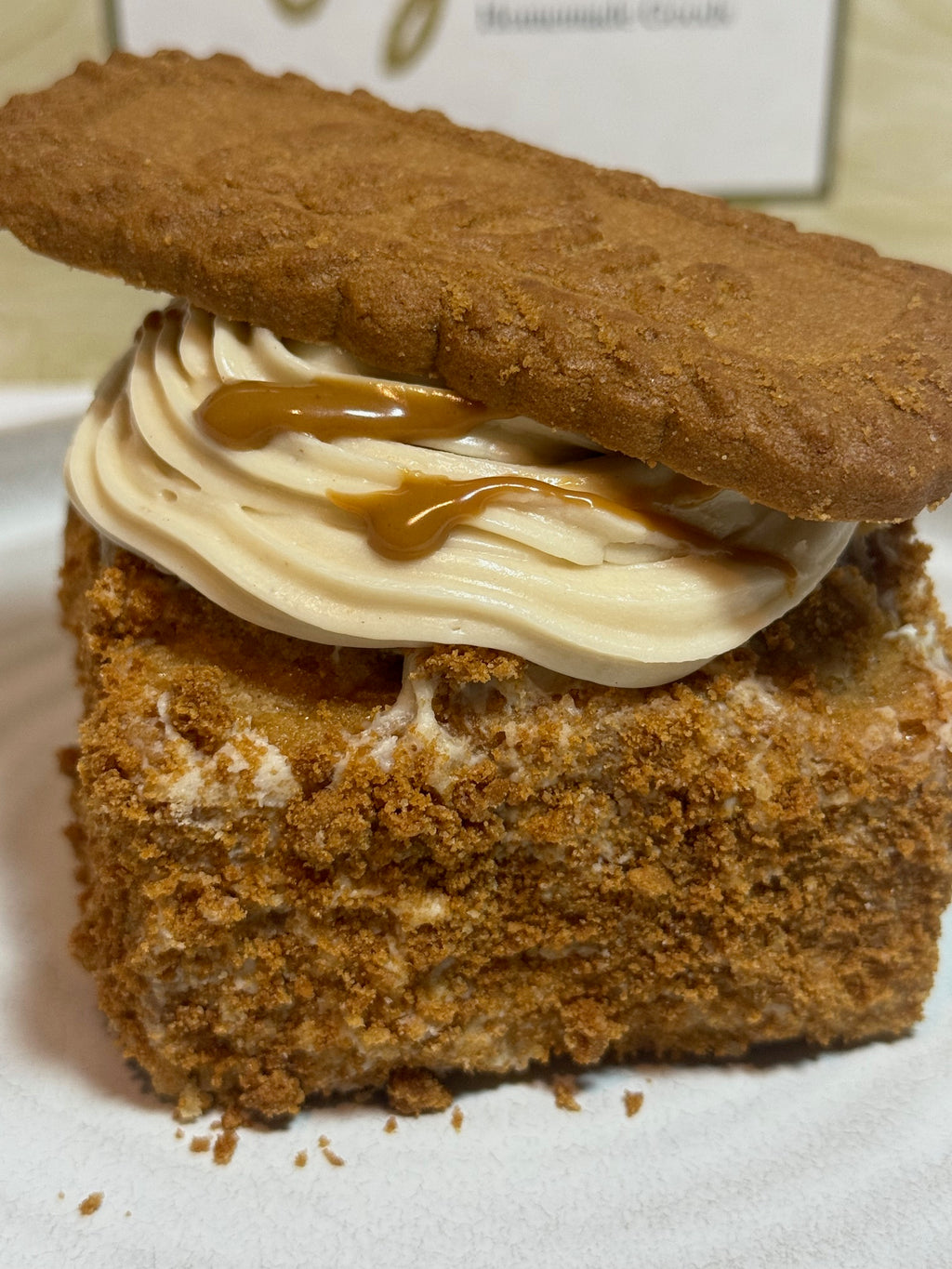 Biscoff Crumble Cake