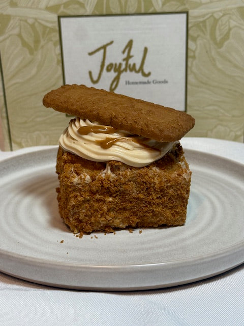 Biscoff Crumble Cake